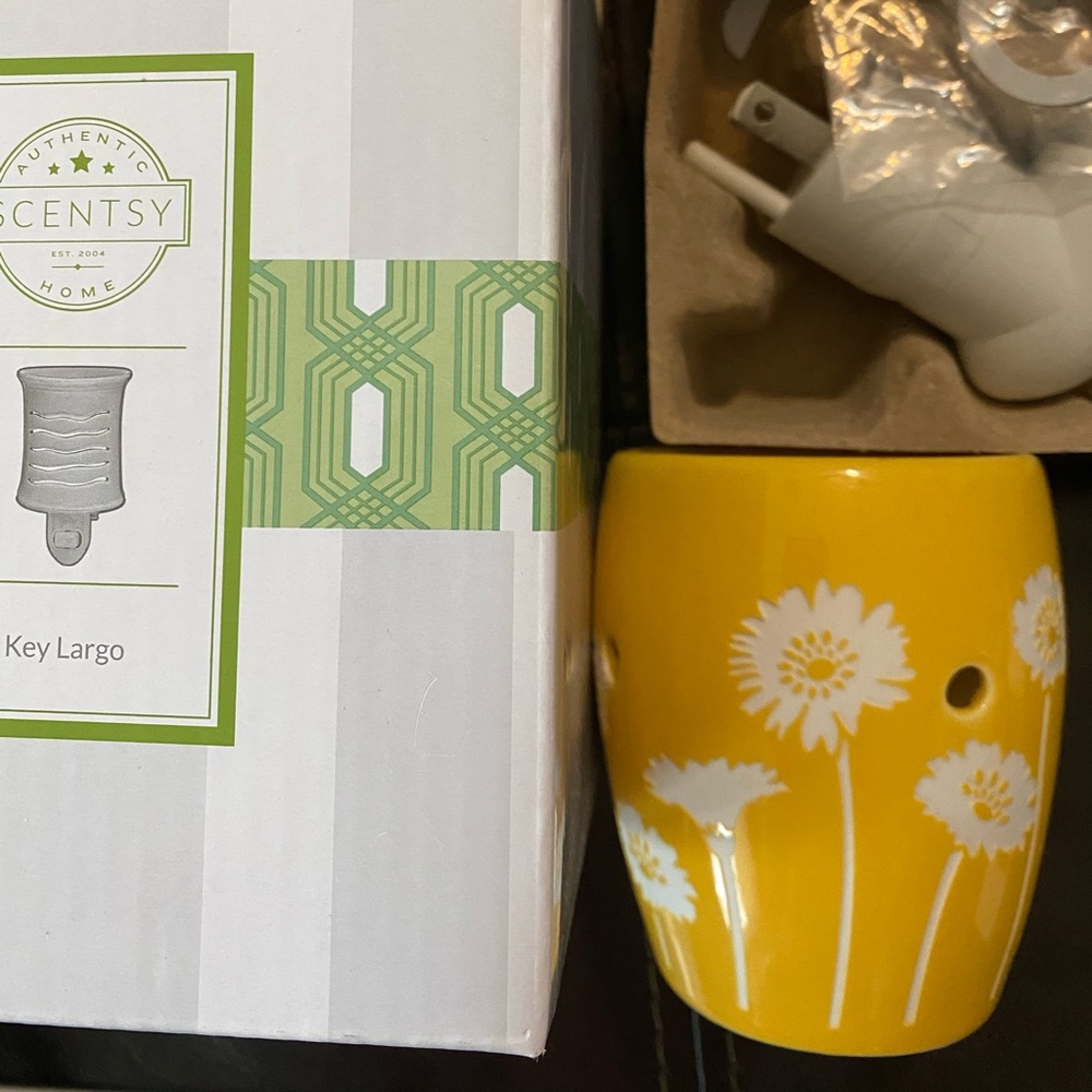 Scentsy Plug-in Yellow